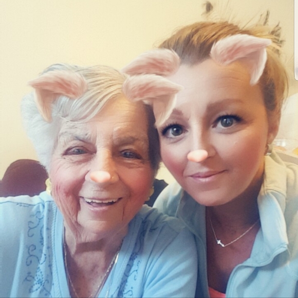 Live Like Listing: Shop my closet, low starts, under $10. - Picture 15 of 16